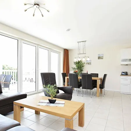 6 Person In * Großenbrode